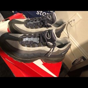 Men’s Nike AirMax size 8.5
